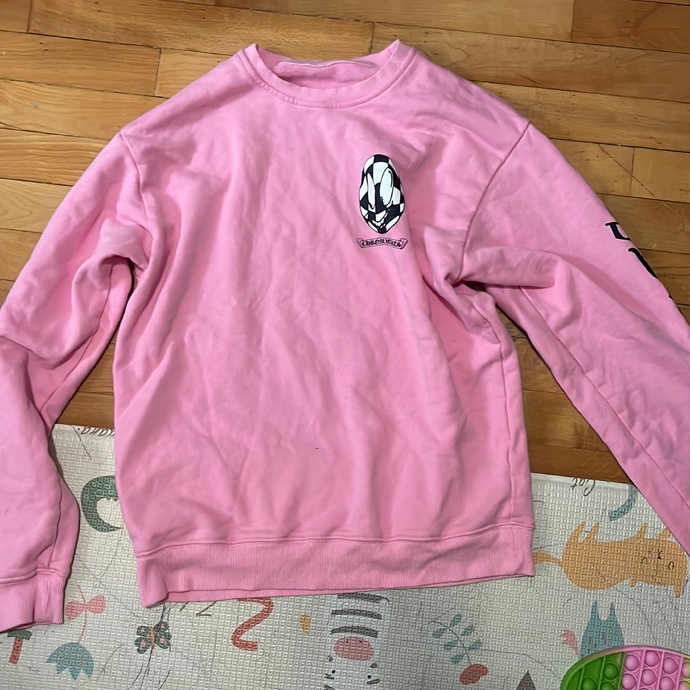 pink sweatshirt